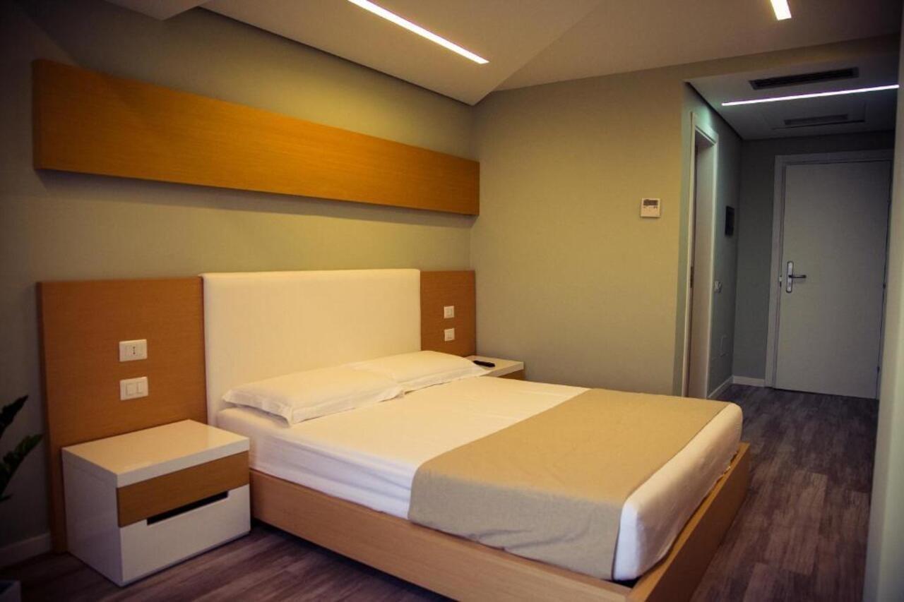 Hotel Bologna Vlore Ngoại thất bức ảnh