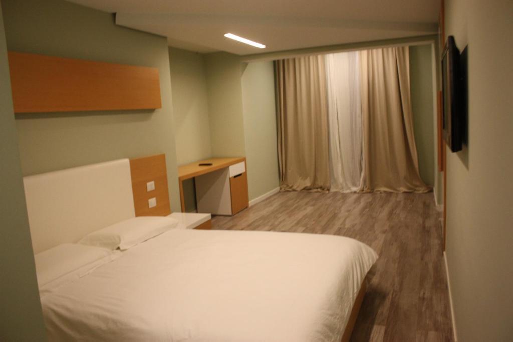 Hotel Bologna Vlore Phòng bức ảnh